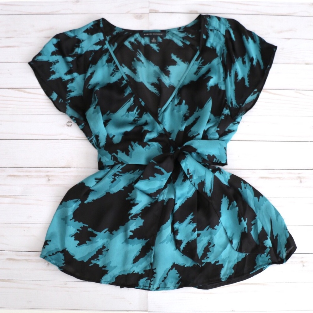 Banana Republic turquoise and black wrap blouse